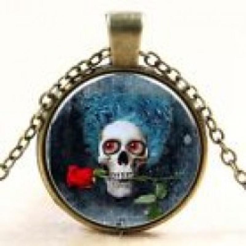 SKULL AND ROSE SPELL INFUSED PENDANT TO HELP WITH A ENDED RELATIONSHIP