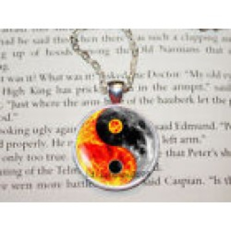 YIN AND YANG SPELL INFUSED PENDANT TO HELP COMMUNICATION