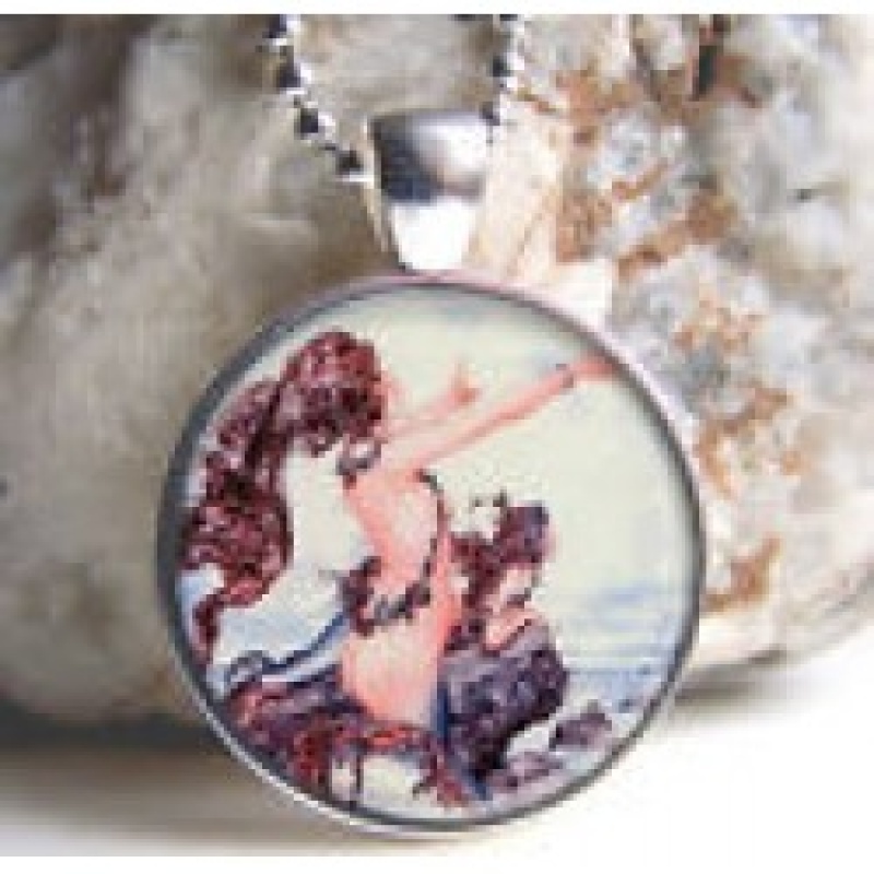 MERMAID SPELL INFUSED PENDANT TO HELP CONFIDENCE