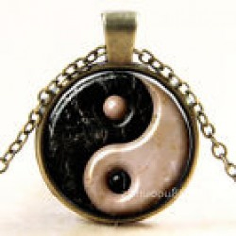 YIN AND YANG SPELL INFUSED PENDANT FOR BALANCE