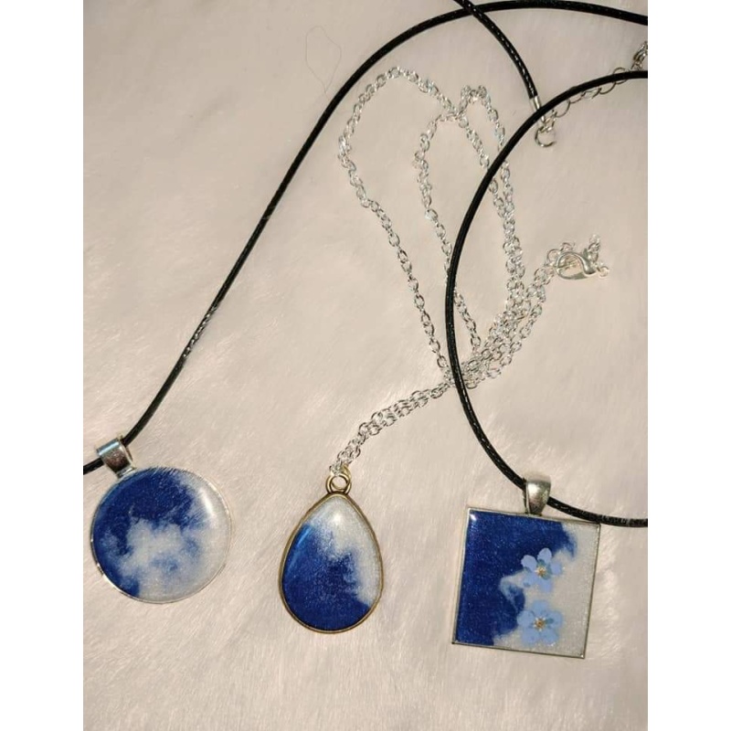 Resin Ocean pendant with chain