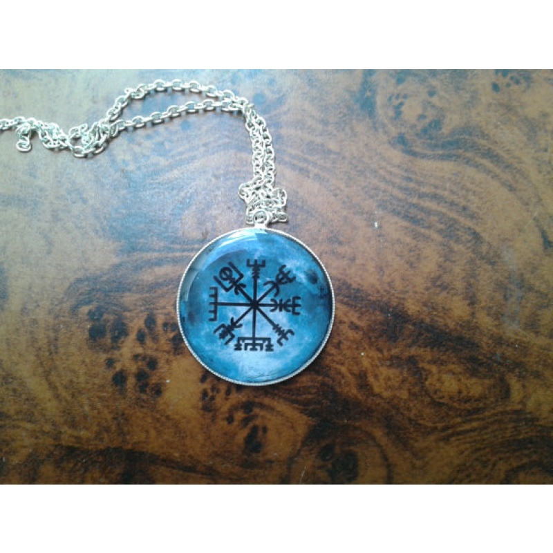 Vegvisir magical compass pendant to find your way. This sigil will allow you to store the light that will guide you through the darkness