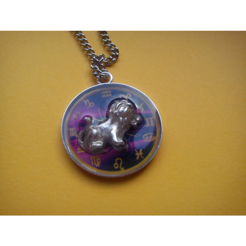 Radiant Leo: 3D Zodiac Pendant for Strength and Pride