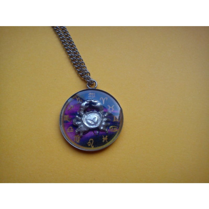 Cancer 3D Astrological Sign Pendant: A Stellar Zodiac Symbol Capturing the Essence of Birthdays