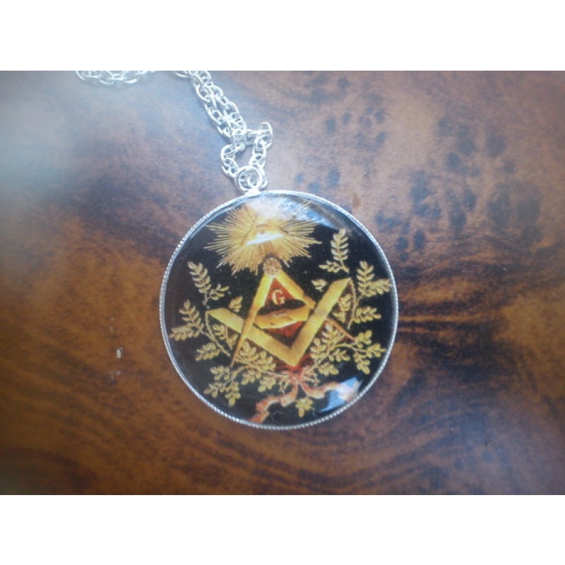 Masonic Symbol Pendant with Working Tools: A Timeless Emblem of Illumination and Craftsmanship