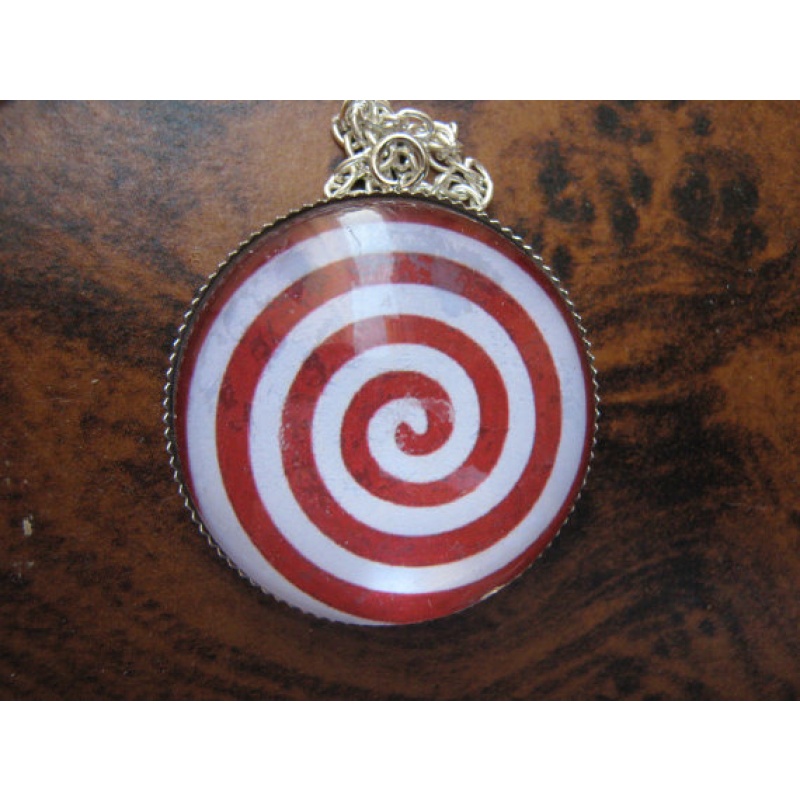 Hypnotic Red Spiral Pendant: Dive into Tranquility with the Magic of Hypnosis