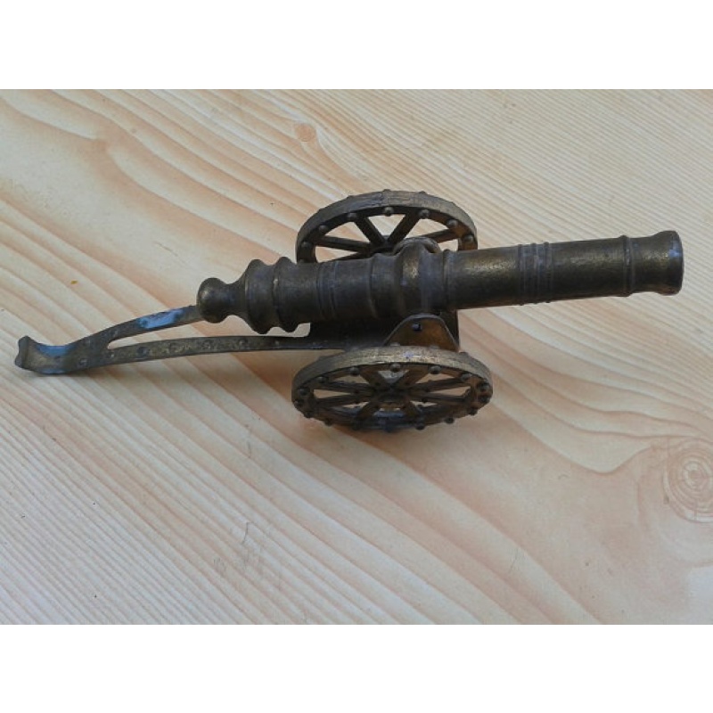 Vintage Antique Bronze masif Cannon. Vintage War Collectible . Collectible antique item from the 1960s