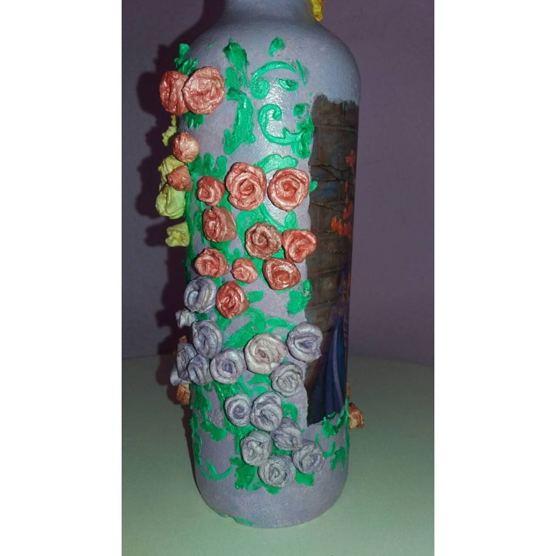 Romeo and Juliet Decoupage Bottle. A Timeless Gift of Love. Whispers of Love: A Verona-inspired Decoupage Bottle