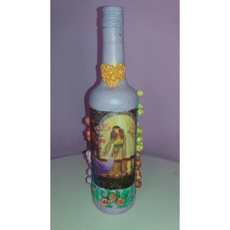 Romeo and Juliet Decoupage Bottle. A Timeless Gift of Love. Whispers of Love: A Verona-inspired Decoupage Bottle